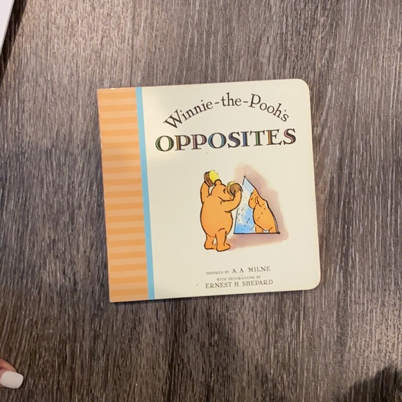 Books - Picture 2 of 16